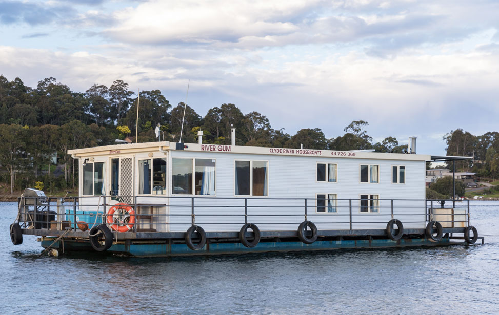 Rivergum Standard Houseboat